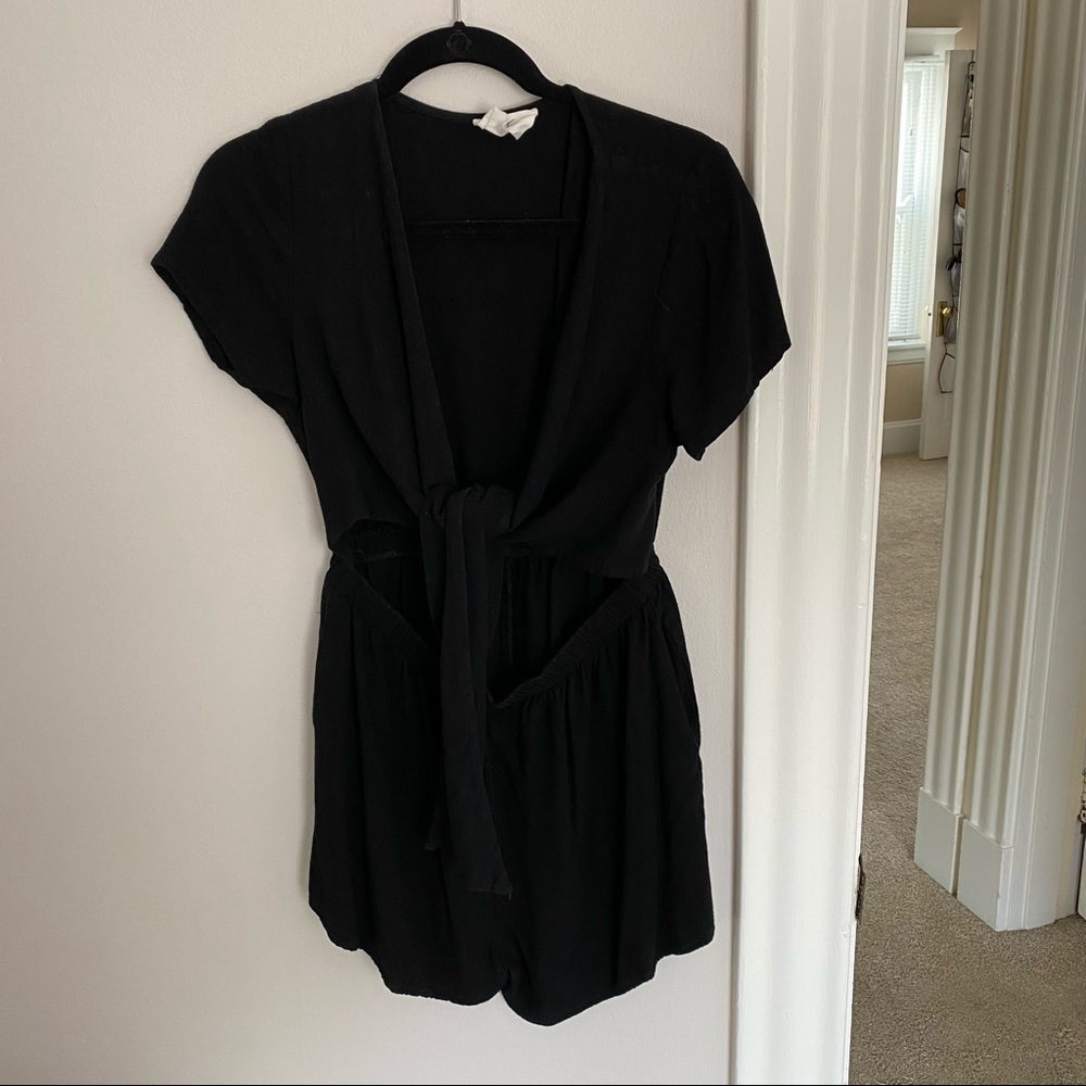 Black romper with front tie & pockets
